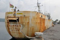 توقیف کشتی ماهیگیری غیرقانونی در آب‌های اندونزی