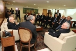 درخواست ظریف برای رفع موانع بانکی بین ایران و برزیل