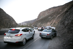 ترافیک در هراز و چالوس  بارش باران در جاده‌های 5 استان