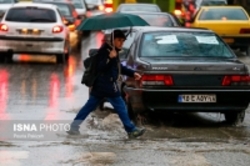 باران معابر تهران را قفل کرد/ جریمه ۳۰ هزار تومانی برای نقص فنی برف پاک‌کن