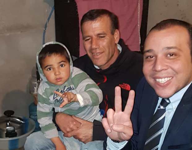 بازیکن معروف آرزوی پسربچه معلول را برآورده میکند بازیکن معروف آرزوی پسربچه معلول را برآورده میکند