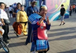 حاشیه دیدار ژاپن - قطر| حضور تماشاگران ایرانی در ورزشگاه + تصاویر