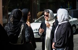 تکذیب خبر درگذشت پوران شریعت‌رضوی  سوسن شریعتی: مادرم ساعات پایانی عمرش را می‌گذراند