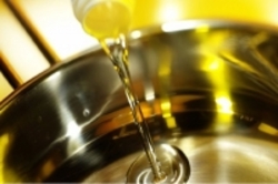 کشف ۶ تن روغن تولید شده از ضایعات مرغ