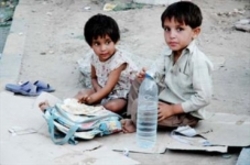 کودکان قربانی پدیده «زمان فروشی»  تشدید فقر قابلیتی در کودکان