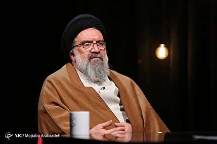 آیت‌الله خاتمی: اروپا و آمریکا سر و ته یک کرباسند