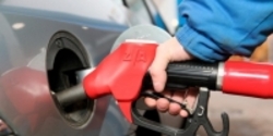 روزهای رکورد شکنی بنزین نزدیک است استفاده از کارت سوخت شخصی اجباری می‌شود؟