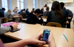 ممنوعیت تلفن‌ همراه در مدارس پرجمعیت‌ترین استان کانادا