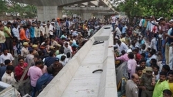 ریزش پل هوایی در هند ۱۸ کشته برجا گذاشت