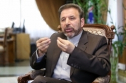 واعظی: کارگران باید خط مقدم جبهه تولید باشند