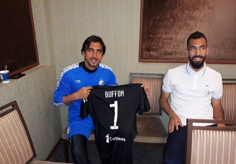 عکس/ هدیه ویژه انصاری فرد به گلر استقلال