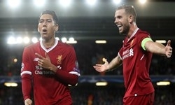 رونالدو در محاصره دو لیورپولی+عکس