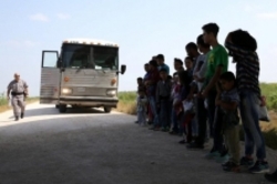 جدا کردن کودکان مهاجر از خانواده‌هایشان در مرز آمریکا – مکزیک