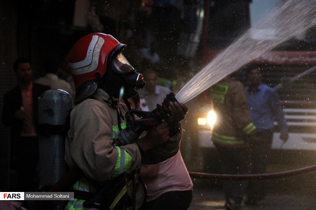 آتشسوزی شدید در مسجد جامع ساری/ حریق بهجان بازار نرگسیه افتاد + تصاویر آتشسوزی شدید در مسجد جامع ساری/ حریق بهجان بازار نرگسیه افتاد + تصاویر