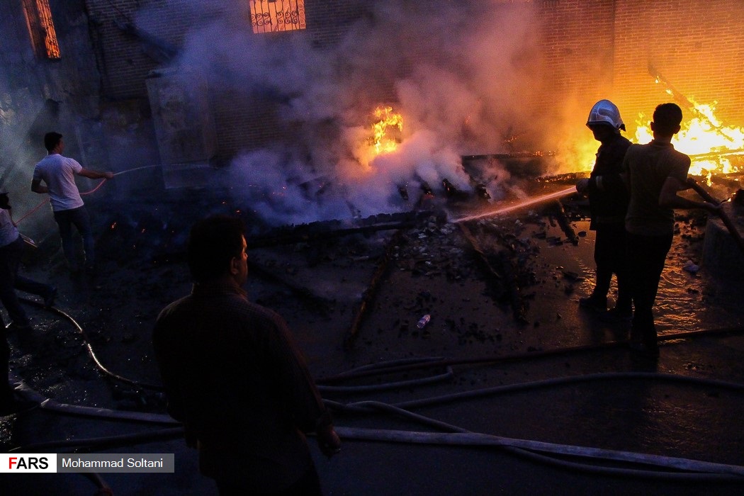 آتشسوزی شدید در مسجد جامع ساری/ حریق بهجان بازار نرگسیه افتاد + تصاویر آتشسوزی شدید در مسجد جامع ساری/ حریق بهجان بازار نرگسیه افتاد + تصاویر