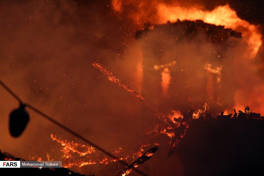 آتشسوزی شدید در مسجد جامع ساری/ حریق بهجان بازار نرگسیه افتاد + تصاویر آتشسوزی شدید در مسجد جامع ساری/ حریق بهجان بازار نرگسیه افتاد + تصاویر