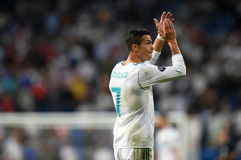 /files/fa/news/1397/4/22/443548_680.jpgچه رکورد هایی توسط رونالدو در یوونتوس شکسته خواهد شد؟ چه رکورد هایی توسط رونالدو در یوونتوس شکسته خواهد شد؟