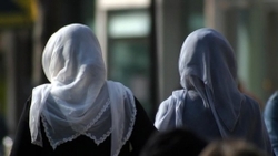 صاجب نظران و متفکران باید حل مسایل مربوط به حجاب را در دستور کار قرار دهند