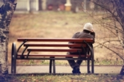  احساس تنهایی  چه خطراتی برای سلامتی دارد؟