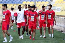 لباس پرسپولیس دردسرساز شد؛ رنگ تیم رقیب بر تن سرخپوشان+ عکس