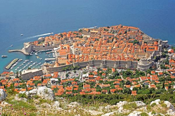22 شهر محصور با دیوار دوبرونیک