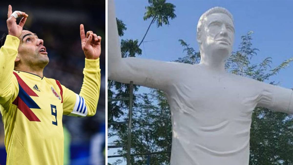 فاجعه ای دیگر در ساخت مجسمه یک فوتبالیست!+عکس فاجعه ای دیگر در ساخت مجسمه یک فوتبالیست!+عکس