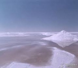 دریاچه‌ نمک برای قم مشکل ساز می‌شود