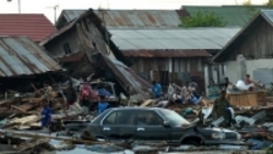 افزایش قربانیان زلزله و سونامی اندونزی به ۱۳۴۷ تن