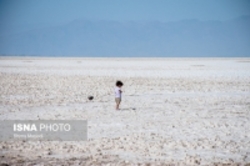 خطر بارش باران‌های نمکی در صورت خشک‌ شدن دریاچه‌های نمک