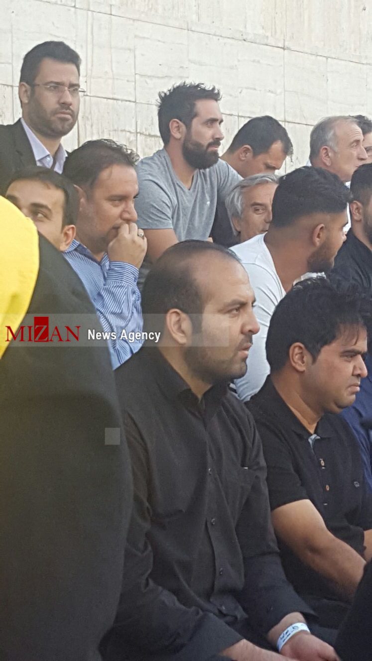 دیدار گرشاسبی و فتحی در جایگاه ویژه/ پسر برانکو هم خود را به ورزشگاه رساند + تصاویر