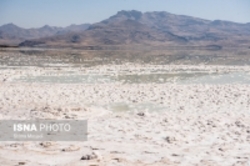 پروژه‌های احیای دریاچه ارومیه تعطیل نشده است