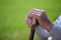 قانون منع به کارگیری بازنشستگان کرامت سالمندان را حفظ می‌کند؟