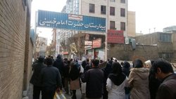 سی‌امین تجمع کارکنان بیمارستان امام خمینی کرج برای یکسال حقوق معوقه