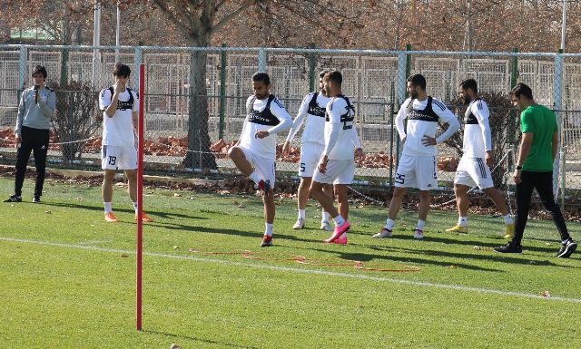 برگزاری تمرین تیم ملی فوتبال ایران با حضور کیروش برگزاری تمرین تیم ملی فوتبال ایران با حضور کیروش