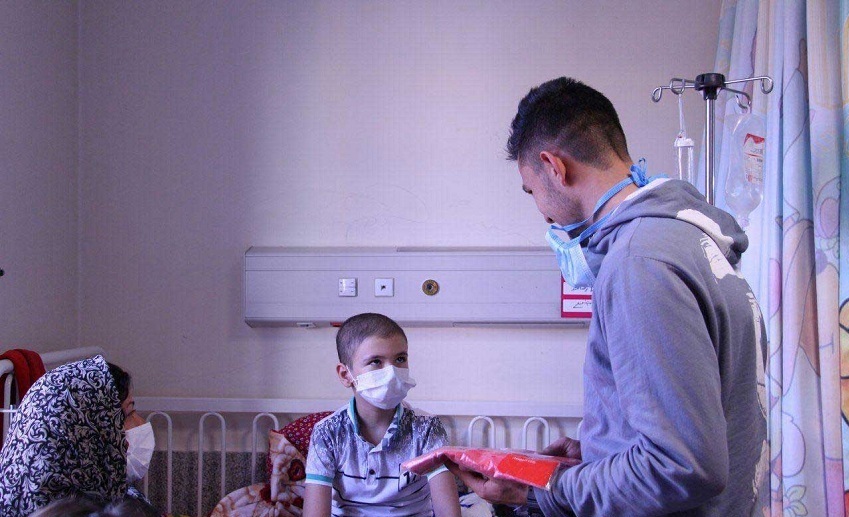 تراکتورسازان به دیدار کودکان مبتلا به سرطان رفتند+تصاویر تراکتورسازان به دیدار کودکان مبتلا به سرطان رفتند+تصاویر