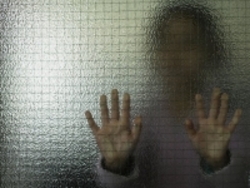 هر ۳ روز یک زن در فرانسه بر اثر خشونت خانگی می‌میرد