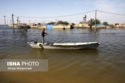 دپوی آب معدنی و نان در خوزستان / نیاز به پشه‌بند، پنکه و کلمن آب در مناطق سیل‌زده