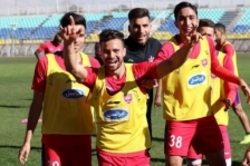 ستاره تکنیکی پرسپولیس بار دیگر نیمکت نشین می‌شود