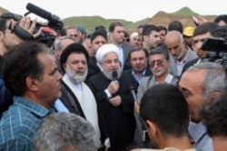 روحانی: بازسازی پلدختر، معمولان و مناطق آسیب‌دیده در اولویت است  تا پایان کار کنار مردم هستیم