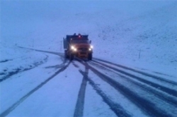 محور هراز به دلیل بارش برف مسدود شد