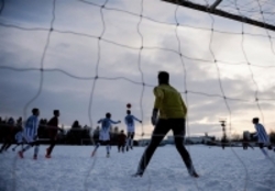 روایت یوفا از فوتبال در برف و شب قطب شمال در مونچه‌گورسک + عکس