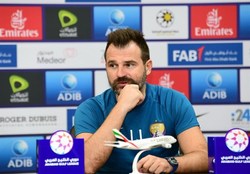 سرمربى العین برکنار شد