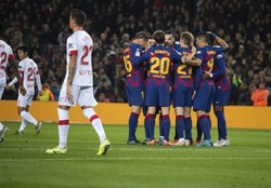 بازیکن بارسلونا از اخراج والورده ابراز رضایت کرد + عکس