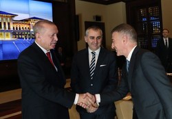 دیدار رؤسای تیم‌های فوتبال ترکیه با اردوغان + عکس