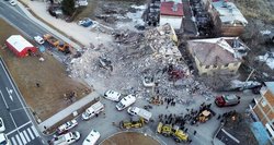 ادامه عملیات امداد و جستجو در مناطق زلزله‌زده ترکیه تعداد مصدومان به ۱۰۳۰ نفر رسید