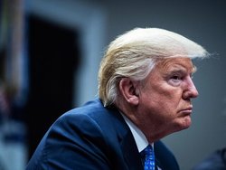 ترامپ طرح مجلس نمایندگان برای کاهش اختیارات جنگی رئیس جمهور را وتو می‌کند