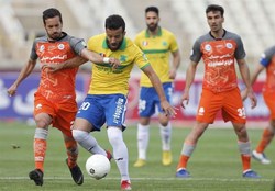 احمدی: به خاطر کرونا استرس وحشتناکی داریم/ ما انسان نیستیم؟