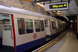 کروناویروس برخی ایستگاه‌های مترو لندن را تعطیل کرد