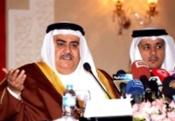 بحرین: توپ برای حل بحران در زمین قطر است  امیر قطر به شاه سعودی سلام نکرد