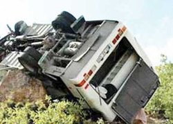 واژگونی مرگبار اتوبوس در لرستان
